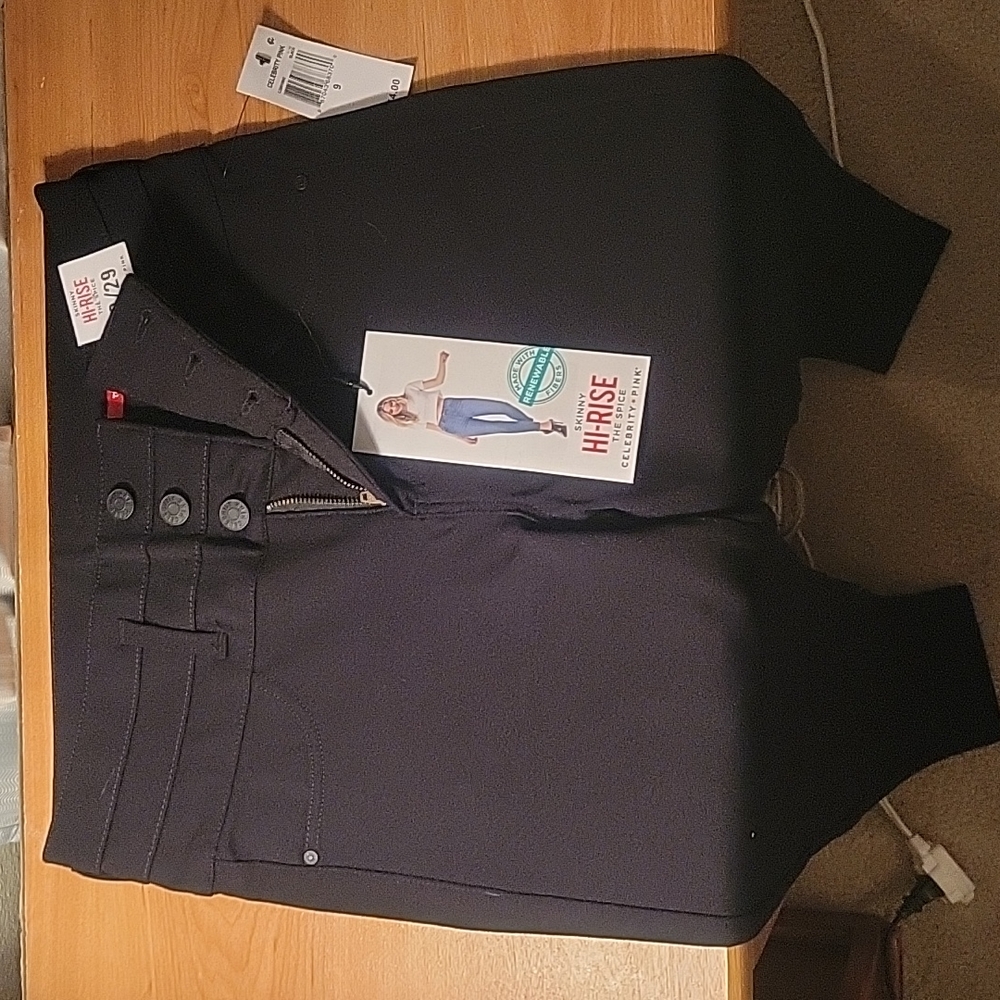 NWT Black Skinny Hi-Rise Jean 9/29